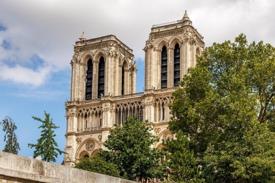 Paris: Notre Dame Island Tour & Sainte-Chapelle Entrance Ticket