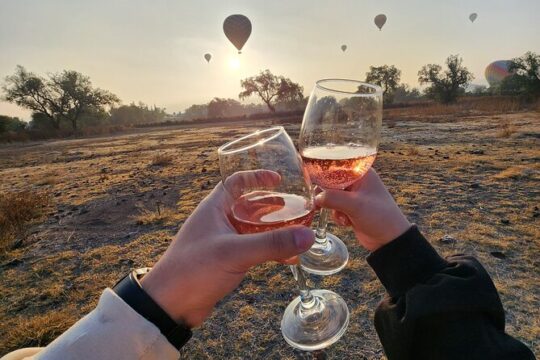 Balloon Flight + Transportation + Breakfast in Cave + Pyramids