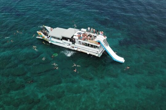 Three Islands Boat Tour from Split with Lunch and Drinks Included