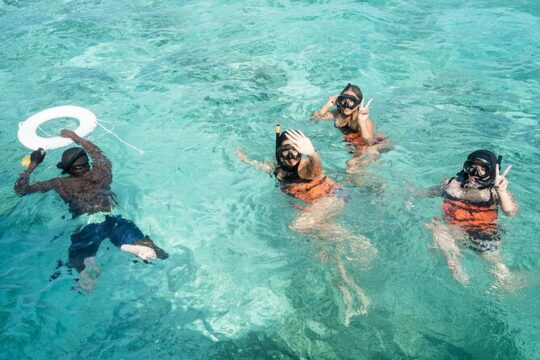Punta Cana: Catamaran Tour with Open Bar and Reef Snorkelling
