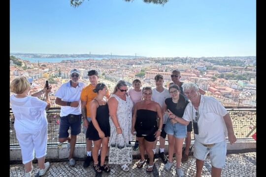 2H Private Lisbon Sightseeing Tour with TukTuk