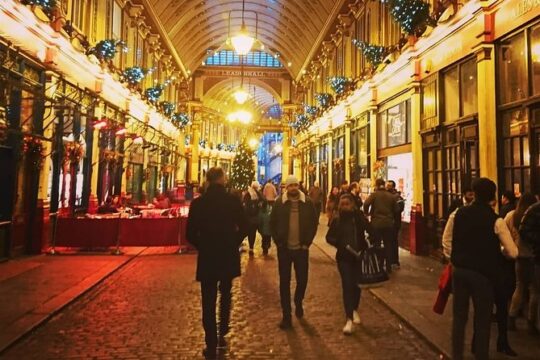 A Christmas Carol & Charles Dickens Small Group Walking Tour