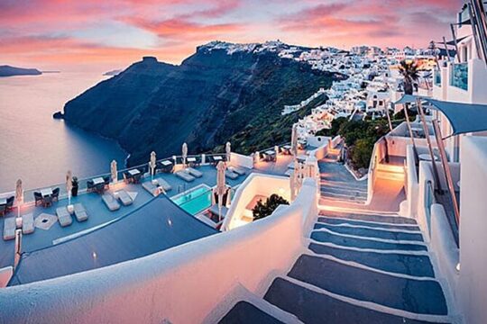 Santorini Luxe Escape: 5-Hour Private Day & Sunset Discovery.