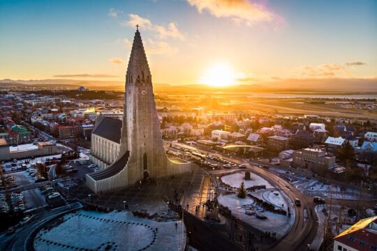 Iceland Stopover: Reykjavík Tour & FlyOver Iceland Experience