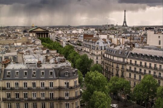 Private day trip: Le Havre to Paris and back, local driver