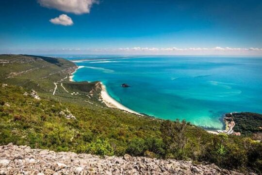 Private tour for 1 to 4 people of Arrábida and its landscapes