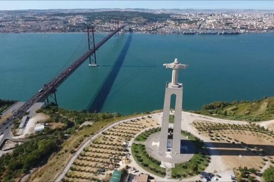 Lisbon 2 Biggest Bridges Private Tour with Outlet Shopping & Lunch