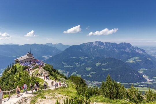 Private Driver from Salzburg to Munich, 3h Stop in Eagle's Nest