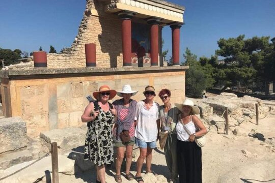 Hire a Licensed Tour Guide for Knossos palace (Private Tour)
