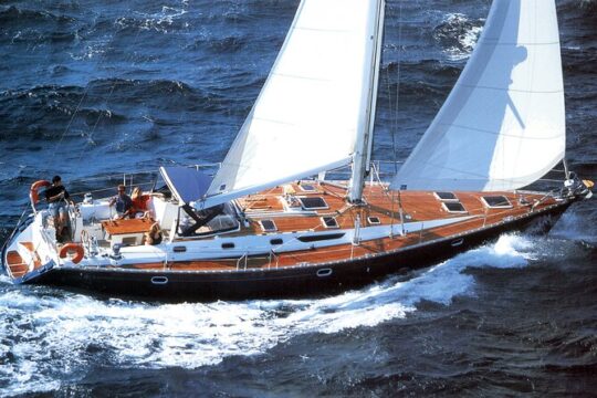 Santorini: Caldera All-Inclusive Private Sailing Yacht Cruise