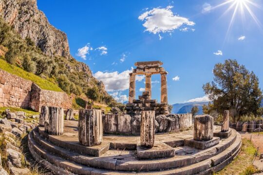 Delphi full day V.R audio guided tour with entry ticket
