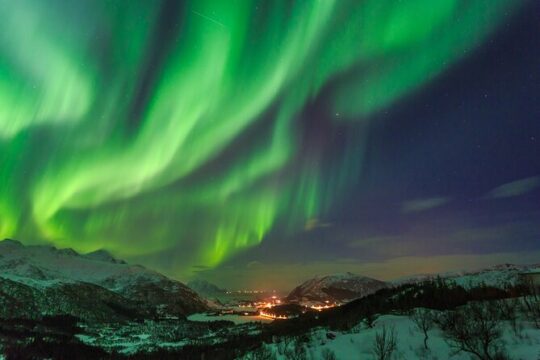 Private Northern Lights Tour with Hot Chocolate in Iceland