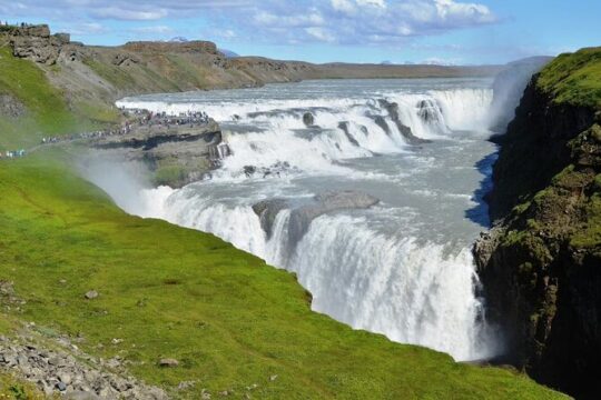 Golden Circle and Sky Lagoon Full-Day Tour