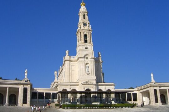 Private tour from Lisboa to Tomar, Fatima and back, local driver