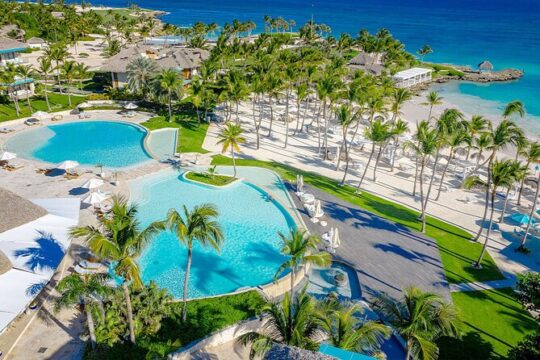 Santo Domingo Airport and Eden Roc Punta Cana Private Transfer