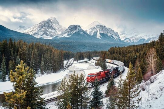 5-day Rocky Mountains Coho Tour from Vancouver finish Banff