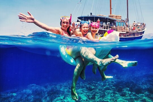 Fernandes Cruise to Blue Lagoon in Comino and Gozo