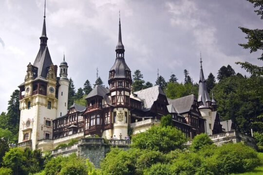 Private Tour to Peles Castle, Sinaia Monastery and Sinaia City
