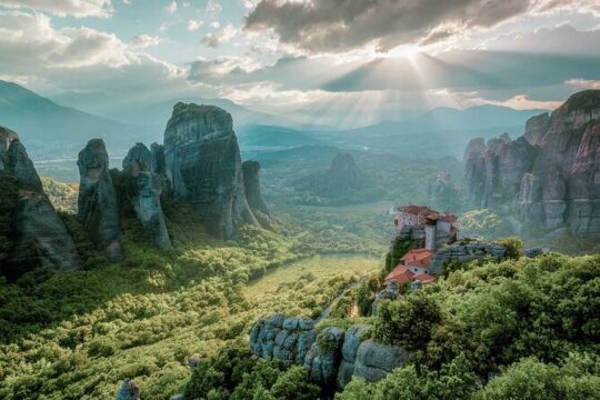 Morning Tour to Meteora with Photo Stops