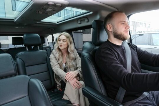 One-way Private Transfer: Keflavik Airport to/from Reykjavik
