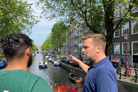 Explore hidden streets with friends