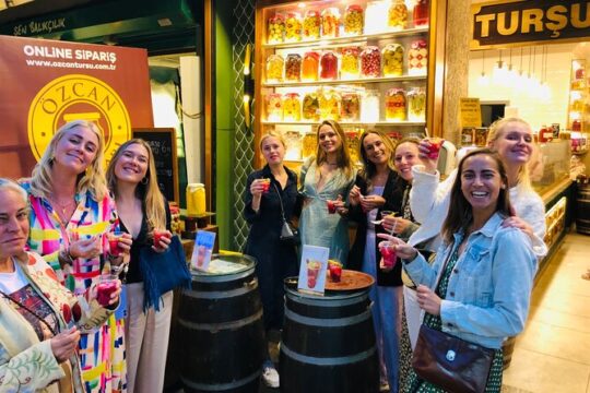 Istanbul Traditional Food Tour with Dinner on Off-Touristy-Path
