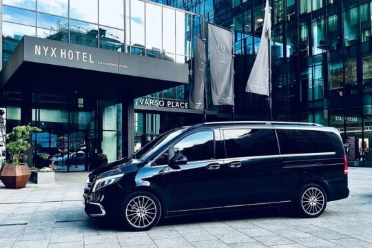 Warsaw Chopin Airport private transfer 5 to 8 passengers