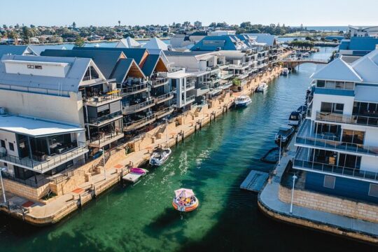 Self-Drive BBQ Boat Hire Mandurah - Group of 7 - 10 people