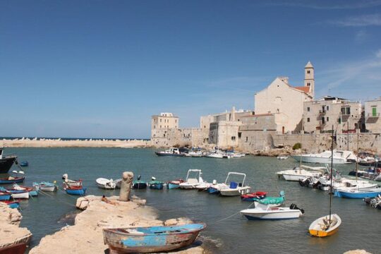 Giovinazzo tour: interesting combination of defence from the sea and beauty