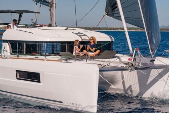 Semi Private Cruise with luxury Catamaran in Delos and Rhenia islands
