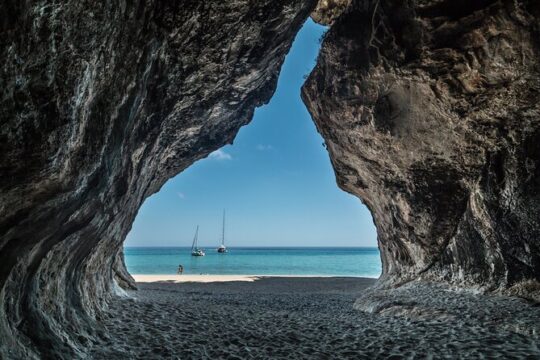 One-day dinghy rental on the beautiful coast of Baunei