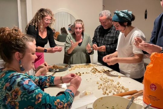 Istanbul Vegan/Vegeterian Cooking Class with Locals at Home