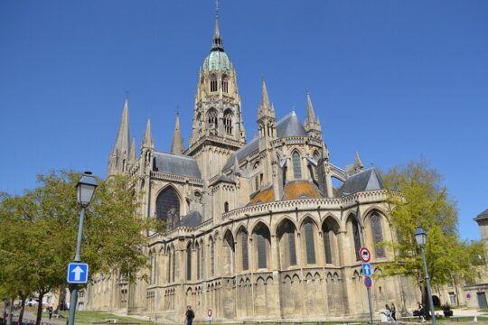 Private Transfer From Paris to Bayeux