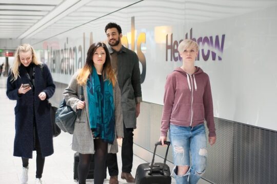 London Luton Airport Arrival Private Transfer-Airport to Docklands Accommodation