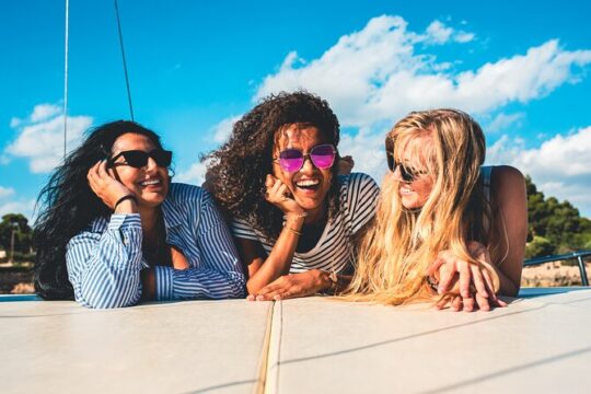 Traditional Mallorquin Llaut Cruise with Tapas and Drinks