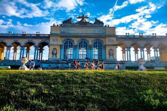 Fun & mobile scavenger hunt through the Schönbrunn Palace Park
