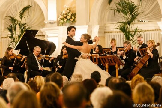Kursalon Vienna: Strauss and Mozart Concert With Dinner