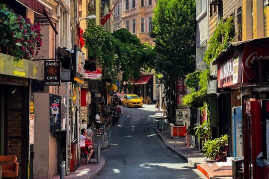 Strolling Through Istanbul's Artistic Streets
