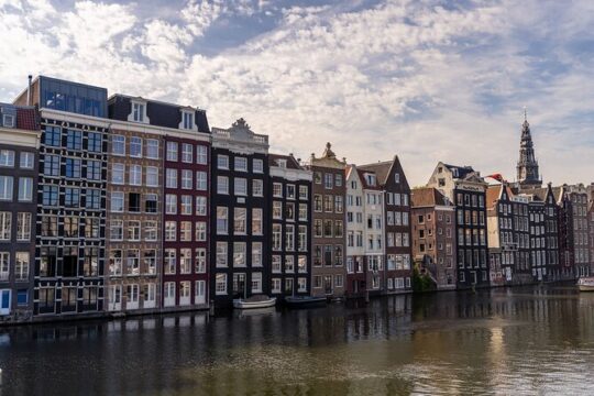 Amsterdam Small-Group Walking Tour with Typical Dutch Pancake