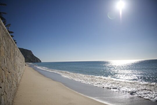 Private Transfer: Lisbon Airport Sesimbra and Setubal