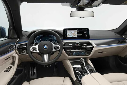 Transfer from Hotels to Airports in Istanbul by Private Luxury Sedan