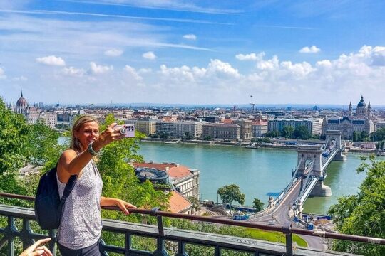3 Hours Budapest Walking Private Tour with Food Tasting