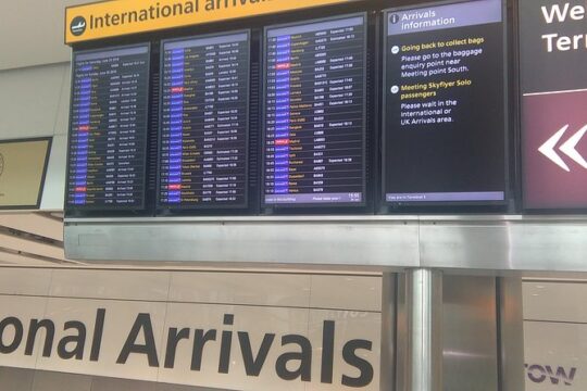 Private Airport Arrival Transfer: Heathrow to Central London Hotel/Accommadation