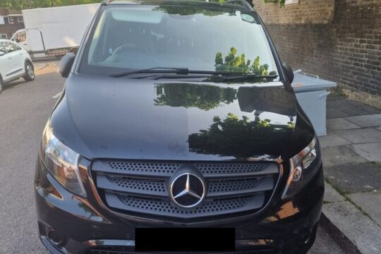 One Way Taxi Transfer from Gatwick Airport to London