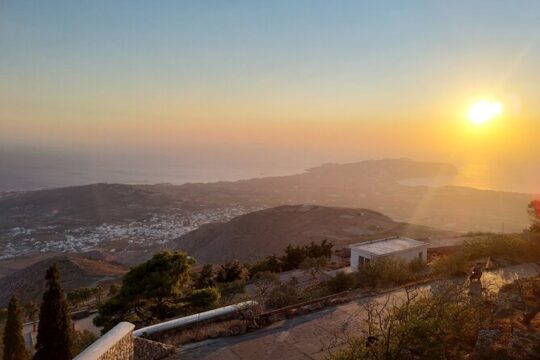 Santorini_Sunset Cheers and Dine