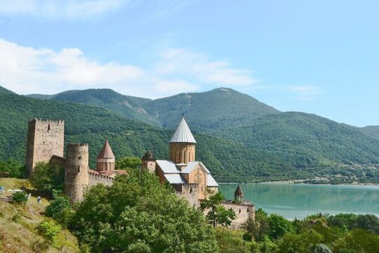 Tbilisi to Kazbegi, Gudauri, and Ananuri Day Tour