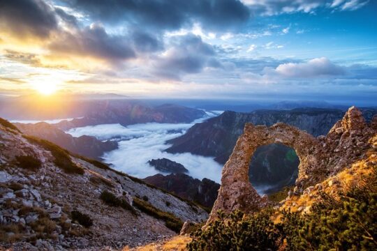 Capture one of nature's most beautiful monuments - Outlaw's Gate