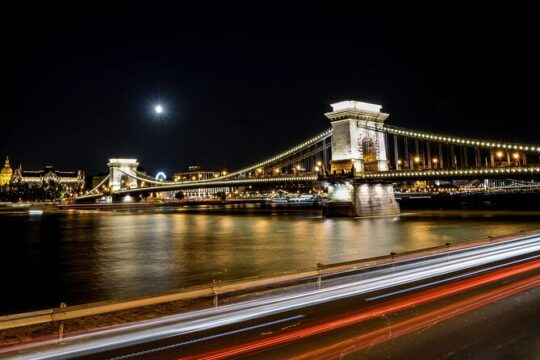 Private car or minivan transfer from Budapest to Vienna or back.