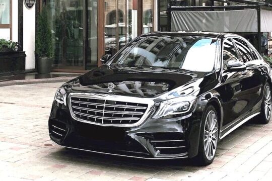 Private Transfer: Lisbon Airport LIS to Lisbon in Luxury Car
