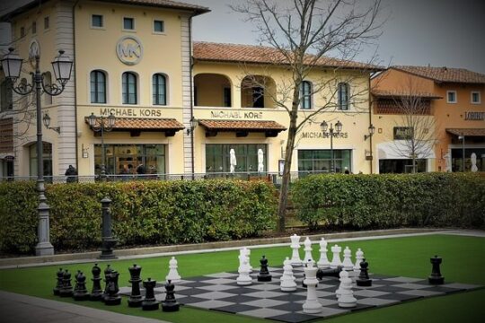 Shopping at Barberino Outlet from Montecatini Terme or Grotta Giusti